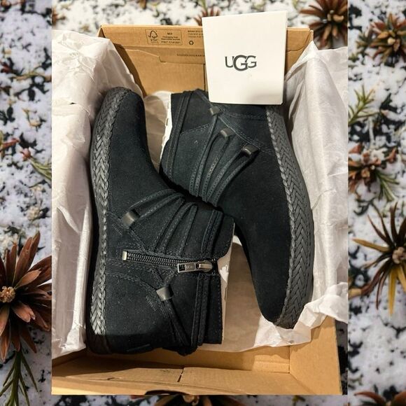 New In Box Ugg Womens Rianne Suede Braided Ankle Boots Black Size 8 - Picture 2 of 6